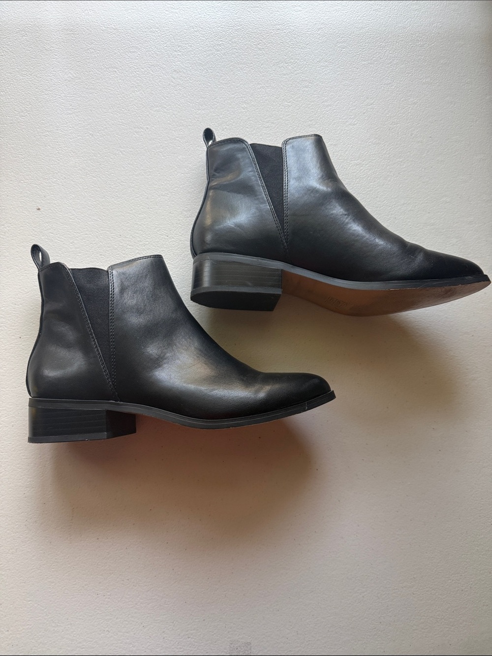 J. Crew Black Leather Chelsea Ankle Boots Chic Classic Preppy Size 8